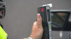 Policie zastavila dva opilé řidiče. Jeden putoval rovnou do cely