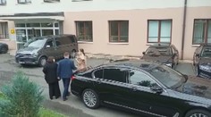 Čtvrtý den v nemocnici: Zemana navštívila manželka s dcerou Kateřinou