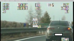 Pirát se řítil dálnicí rychlostí 222 km/h. Přímo před policejní hlídkou