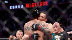 Cerrone nedal jediný úder a dostal nakládačku. I tak se mu dostává úcty