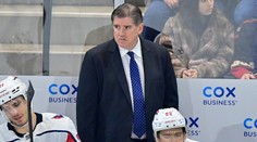 Rangers mají konečně nového kouče. Povede je vítěz Stanley Cupu s Carolinou
