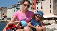 Sanitka zabloudila. Zuzana (38) mezitím umírala před svými dětmi