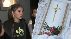 Dítě zvolalo „tati“ a z hrobu se ozvaly rány. Rodina mrtvého poprvé promluvila