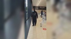 Muž kradl a demoloval supermarket, hrozí mu 8 let vězení