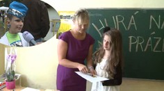 Hluchá mažoretka Adélka dostala vysvědčení. Jaké známky měla?