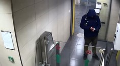 Policie hledá muže, který vykrádal rodinné domy. Odnesl si věci za čtyři miliony