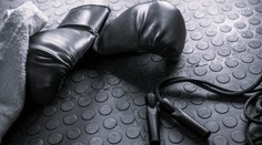 Tragická smrt mladého talentu. Boxer se snažil bránit sestru, byl zabit mačetou
