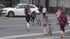 VIDEO: Policie ukázala, jak auto srazilo dítě. Nehoda se stala na Jičínsku