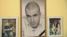 Filipa bolelo břicho, pak zemřel. Protrhli mu střevo, tvrdí matka