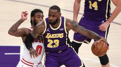 Lídři soutěže vítězili! Výhru Lakers režíroval triple-doublem James