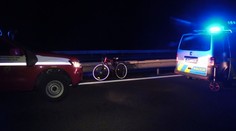 Cyklista šel s kolem po dálnici v rychlém pruhu! Smetlo ho auto