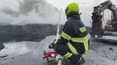 Na jihu Čech hořela skládka pneumatik. Hasiči oheň likvidovali dva dny