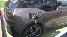 Majitelé elektromobilů mají problém. Mrazy extrémně škodí jejich vozům
