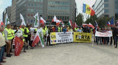 Zemědělci protestovali v Bruselu kvůli bezcelnímu dovozu zboží z Ukrajiny