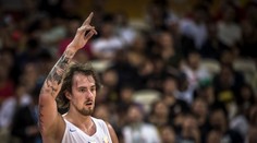 Český basketbalista snáší v Bilbau tvrdá opatření, ven chodí akorát se psem