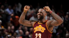 LeBron zářil! Bral vše na sebe a noční šlágr Cleveland vyhrál