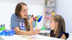 Co dělat, pokud vaše dítě nemluví? Poradíme, které signály byste neměli přehlédnout