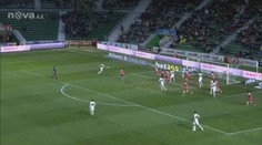 VIDEO: Fotbalová pumelice! Z pětatřiceti metrů vymetl šibenici
