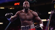 Omlouvám se, mám tě rád, řekl boxer, pak svého soupeře poslal k zemi