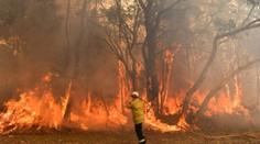 Požáry se vymkly kontrole. "Hned odejděte!" vyzvali hasiči obyvatele