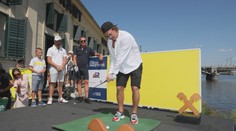Pastrňák válel na golfové exhibici, pak promluvil o tvrdé dřině v posilovně
