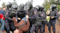 Úřady chtějí rodičům vzít dítě za účast na nepovoleném protestu!