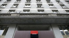 Vybírají zlato kmotrů! Policisté otevírají bezpečnostní schránky v Komerční bance