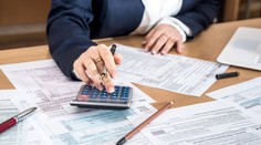 Minimální mzda, důchody i výchovné. Podívejte se, kde vám stát přidá. PŘEHLED