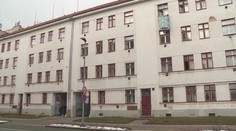 Bezdomovci nedodržují karanténu. V Plzni utekli strážníkům, kteří je hlídali