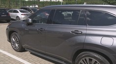 Nová éra pro majitele elektroaut. Za parkování ve městech si připlatí