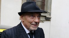 Karel Gott změnil image: Odhodil klobouk a konečně zazpíval! FOTO