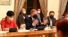 Fiala svolal neformální jednání své vlády. Česko je ve velmi vážné situaci, myslí si