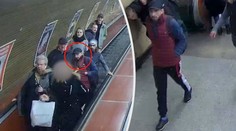 Drzý zloděj: Muž ve vestibulu metra okradl ženu o peníze