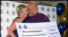 V jackpotu vyhrál 148 milionů liber, ale žena ho přesto opustila