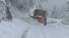 Výpadky proudu, zavřené školy. Část Evropy trápí těžký sníh