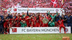 Nahý James i loučící se legendy! Takhle Bayern slavil titul