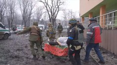 Okupanti nepustili ženu do porodnice. Lékařka radila s porodem přes videohovor
