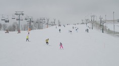 Podmínky na horách nahrávají lyžařům. Rozjíždí se stále víc vleků