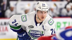 Bývalý hráč NHL zneužíval nezletilou dívku, vězení se nejspíše vyhne