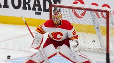 Vladař v premiéře za Calgary zapsal výhru a přihrávku. Vaněček střídal