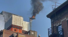 VIDEO: V New Yorku se zřítil obrovský jeřáb. Rozmlátil okolní budovy