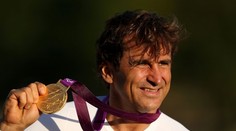 Alex Zanardi: Jezdil F1, pak přišel o nohy. Teď má zlato z paralympiády