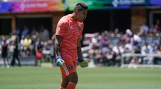 Kam se na něj hrabe Karius! Brankář předvedl obří hrubku