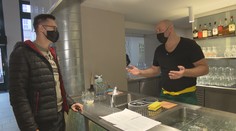 Vláda zakázala prodej čaje i kávy v kelímku. Není to omyl, řekl Blatný