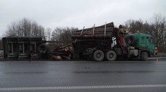 Kamion, který havaroval u Frýdku-Místku, byl přetížený. Váhu přesáhl o 13 tun