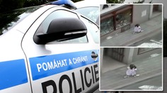 Dvouletá holčička se ztratila u rušné ulice! Babička ji nehledala