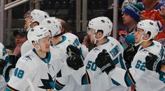 Hertl dvěma góly zařídil výhru San Jose! Opět se trefil i Faksa