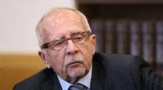 Ombudsman Křeček měl skončit. Nestihl se však zvolit jeho nástupce