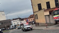 Policie evakuovala školu v Uherském Brodě. Našli tam výbušnou látku