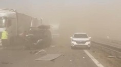 Slovensko zasáhla písečná bouře. Na dálnici do Česka bylo několik nehod